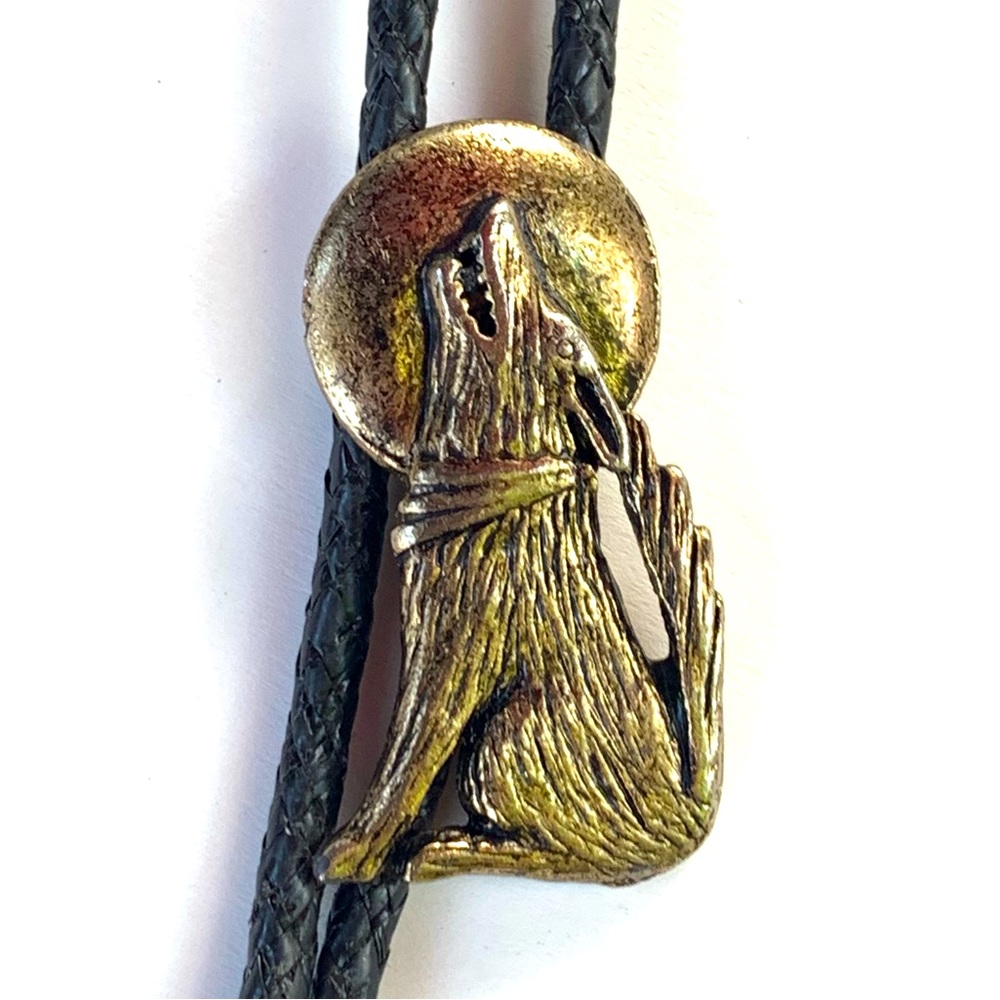 Howling Wolf Bolo Tie